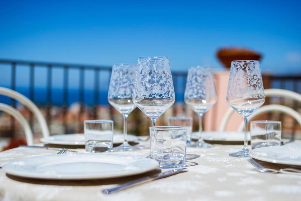 Casa Del Subacqueo. Amazing Terrace With Sea View. Wi-Fi Apartment Bordighera Exterior foto